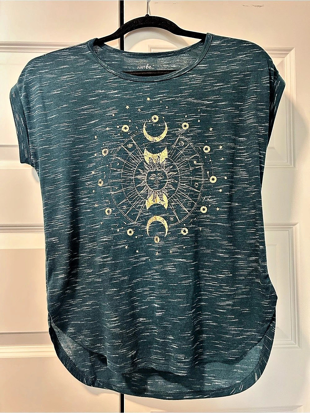 Just Be… Women’s Small Speckled Graphic Tee